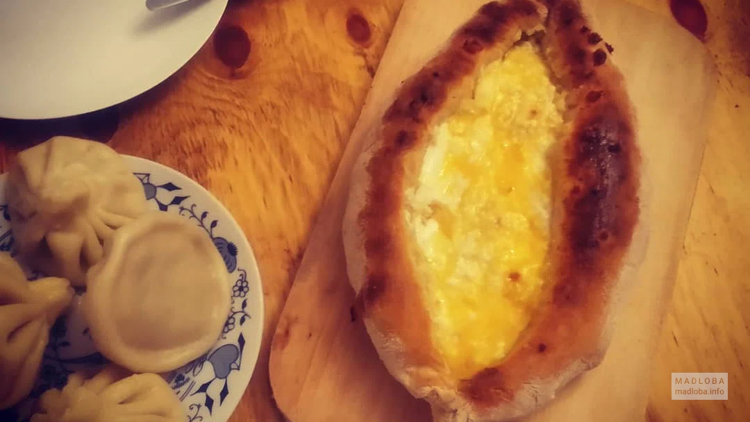 Хачапури в кафе