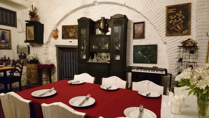 Cafe Nikolozi