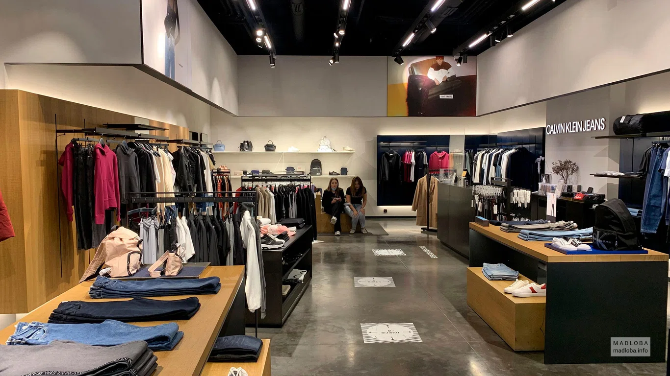 Интерьер магазина Calvin Klein Jeans в Грузии