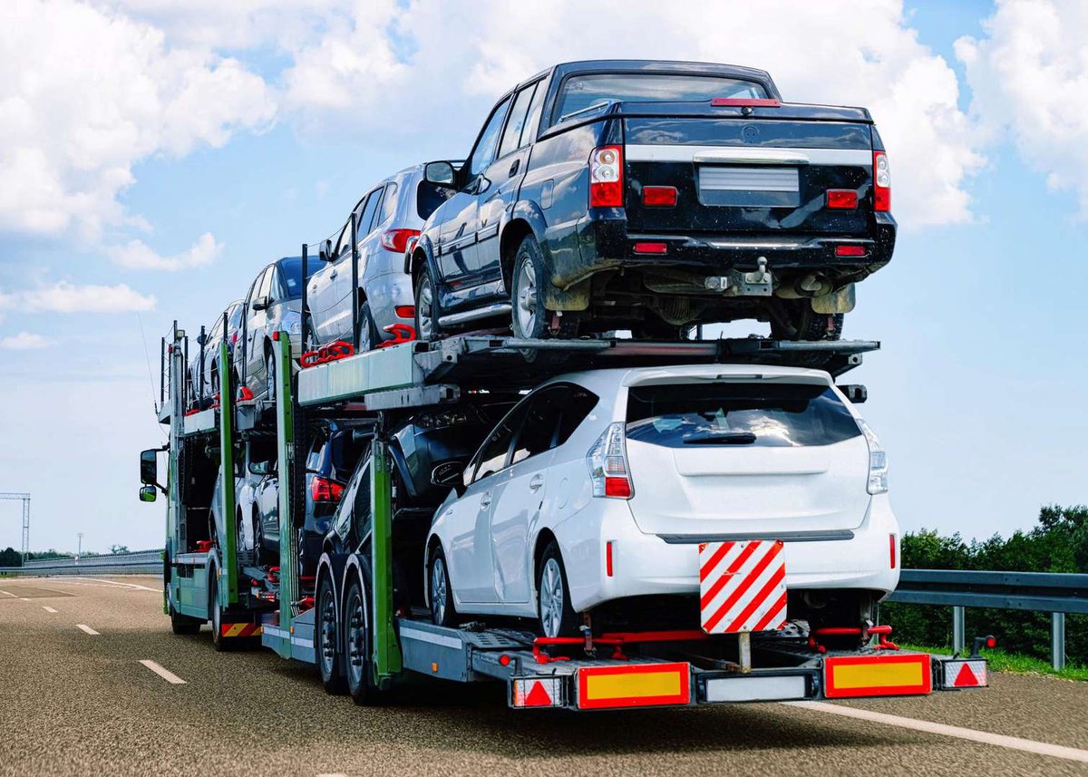 Автовоз на дороге