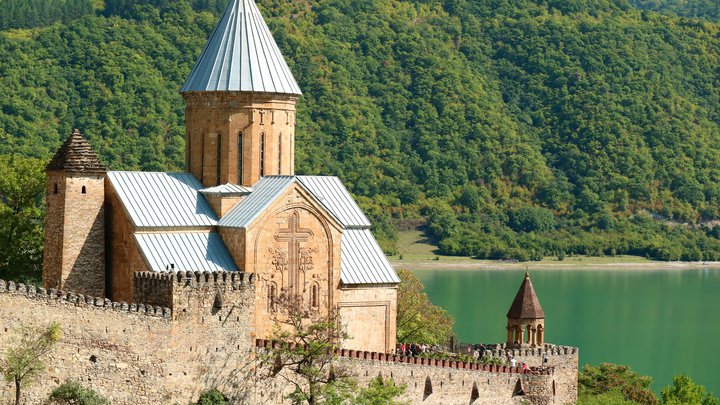 მოგზაურობა გამთენიისას