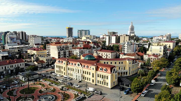 Причины остаться жить в Грузии: плюсы для семьи и возможности для развития бизнеса