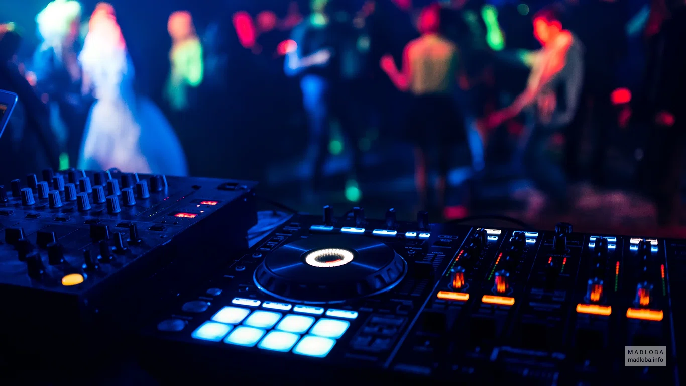 ночной клуб 7CLUB в Тбилиси