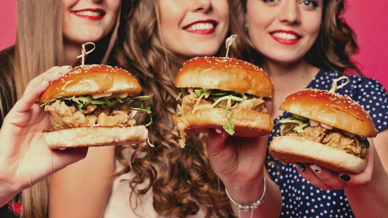 🍔 6 Batumi burger joints worth visiting in 2025: juicy cutlets, fluffy buns and top sauces