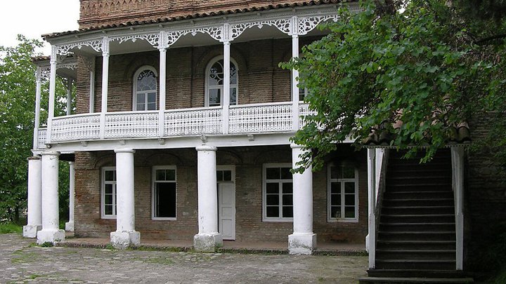 Nato Vachnadze House Museum