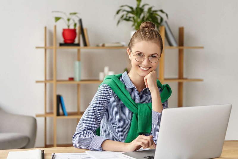 elegant-businesswoman-dressed-formally.jpg