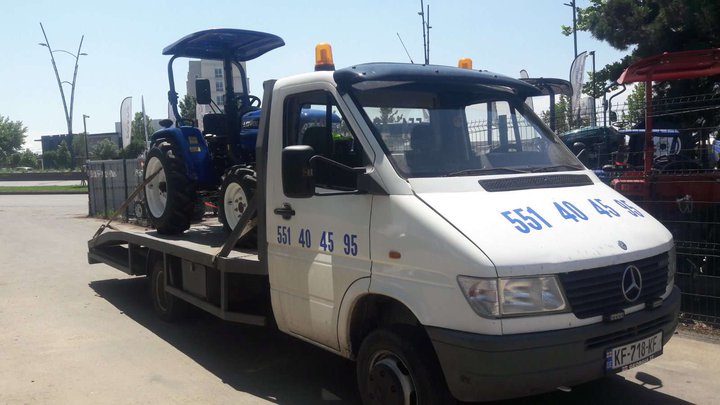 Tow truck 551 404 595