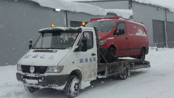 Tow truck 551 404 595