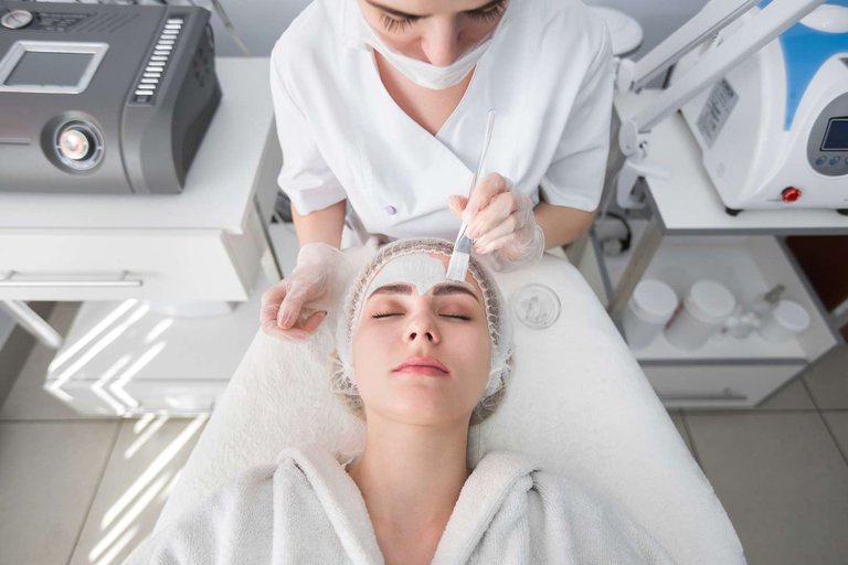 ✨The best cosmetologists of Kutaisi: Rating of masters who transform appearance