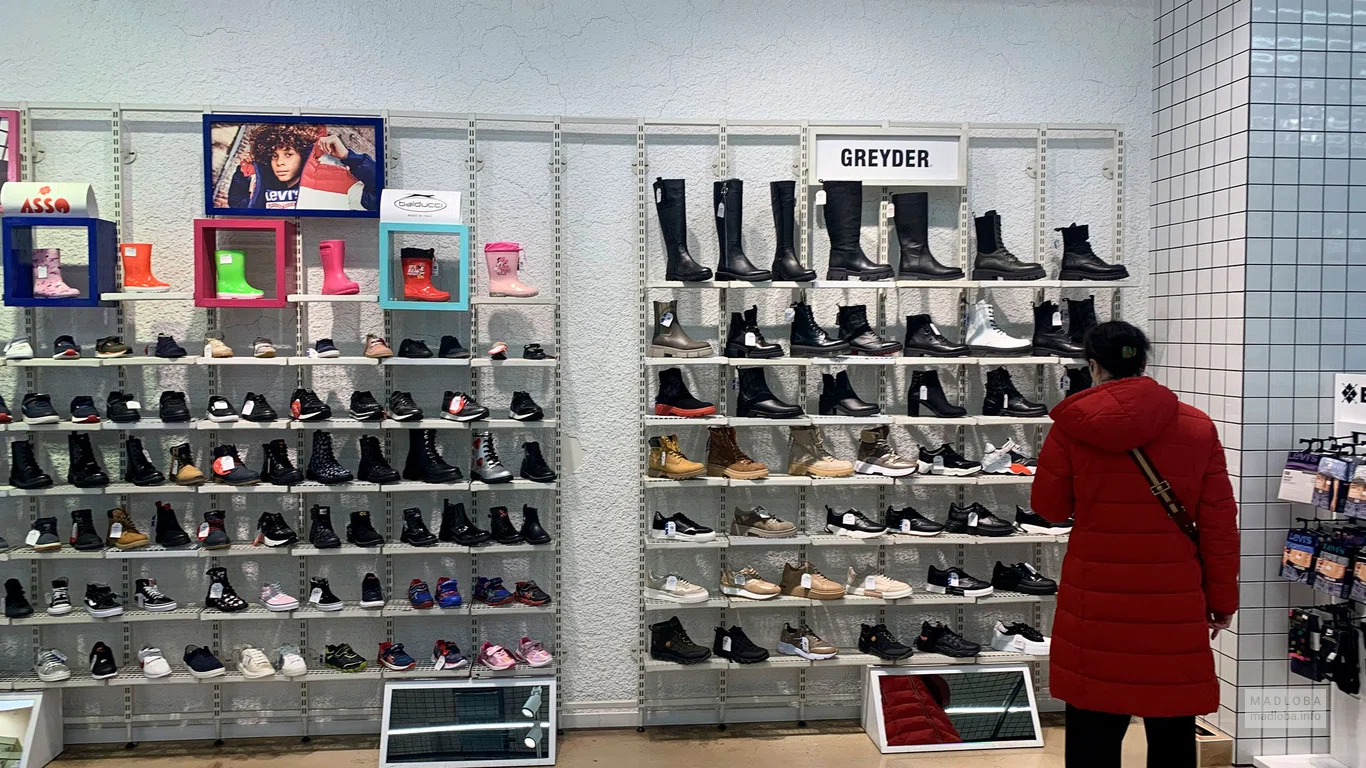 Конверсы в Shoe store FActory
