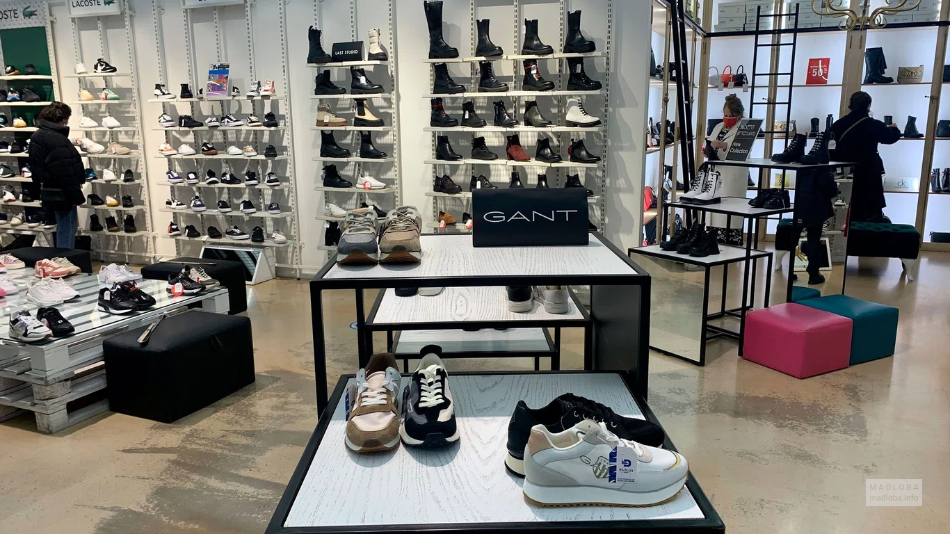 Спортивная обувь в Shoe store FActory