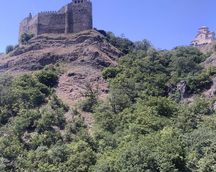 fortress-and-monastery-mzovreti-02.jpg