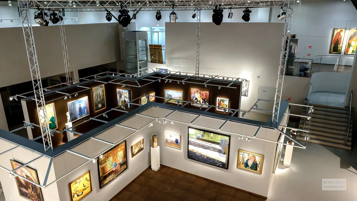 Studio 21