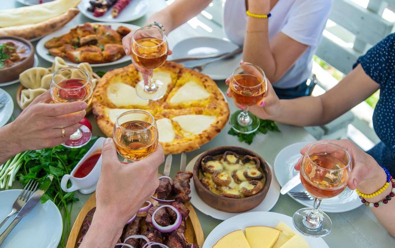 🥟 8 Best Georgian Restaurants in Kutaisi: Where to Try Khinkali and Other Traditional Dishes