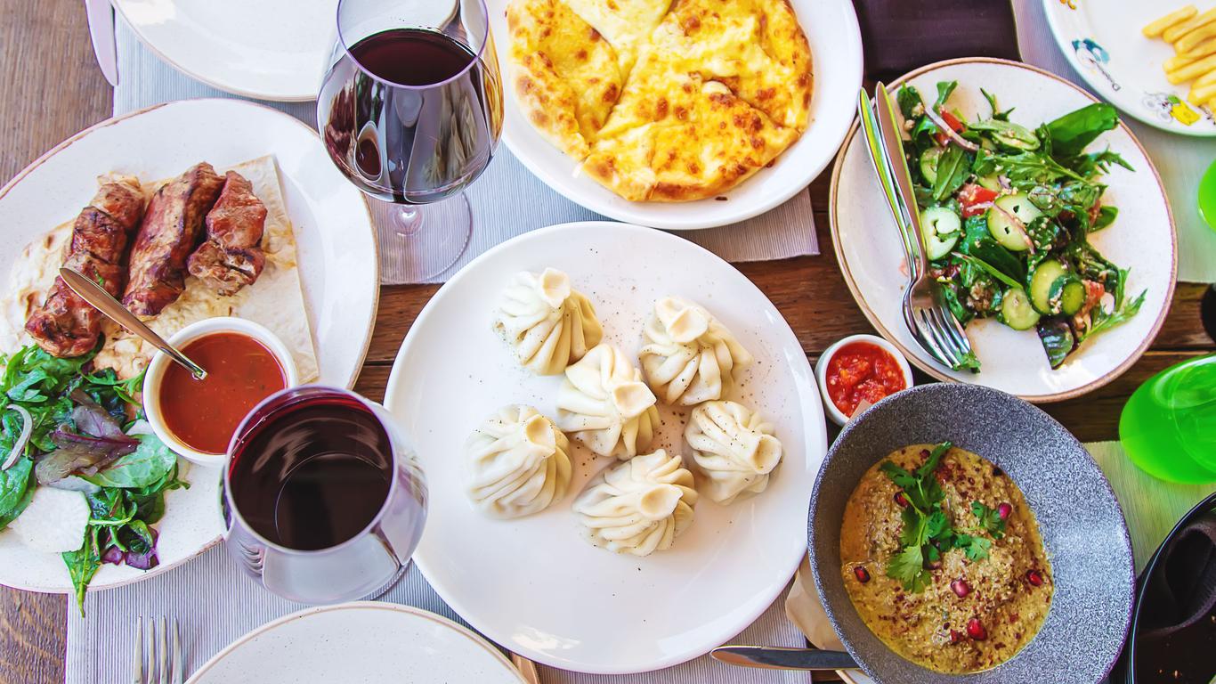 30 dishes of Georgian cuisine, mandatory for a Russian tourist