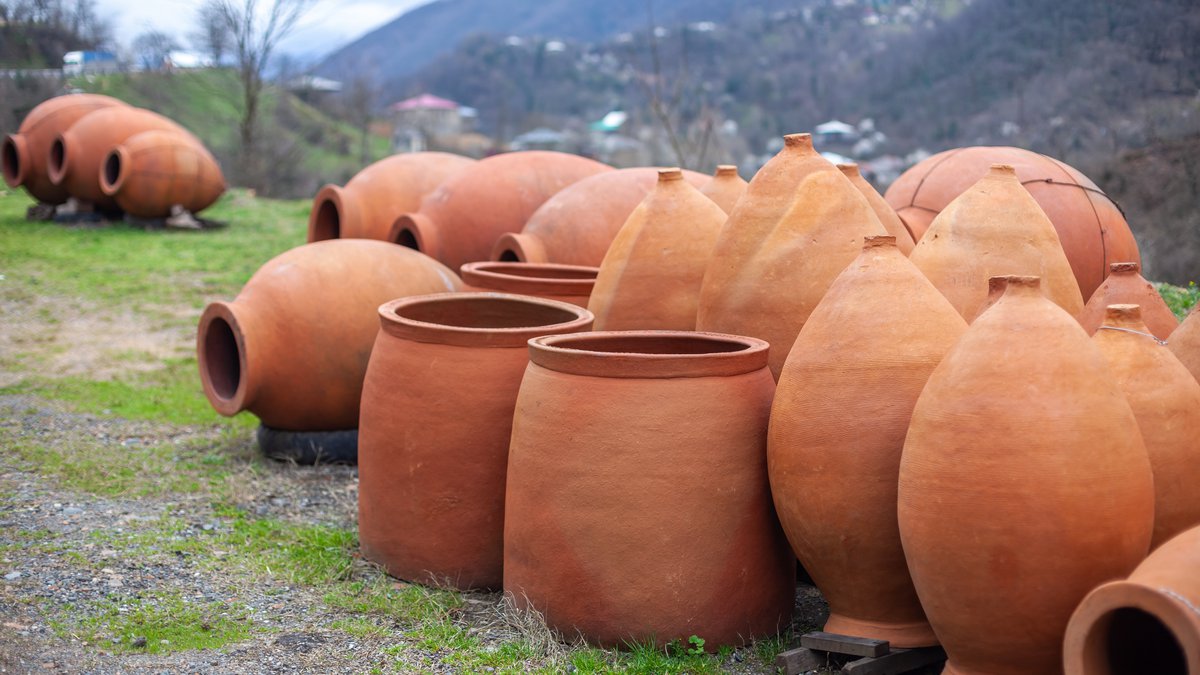 georgian-traditional-jugs-kvevri-wine-outdoor.jpg