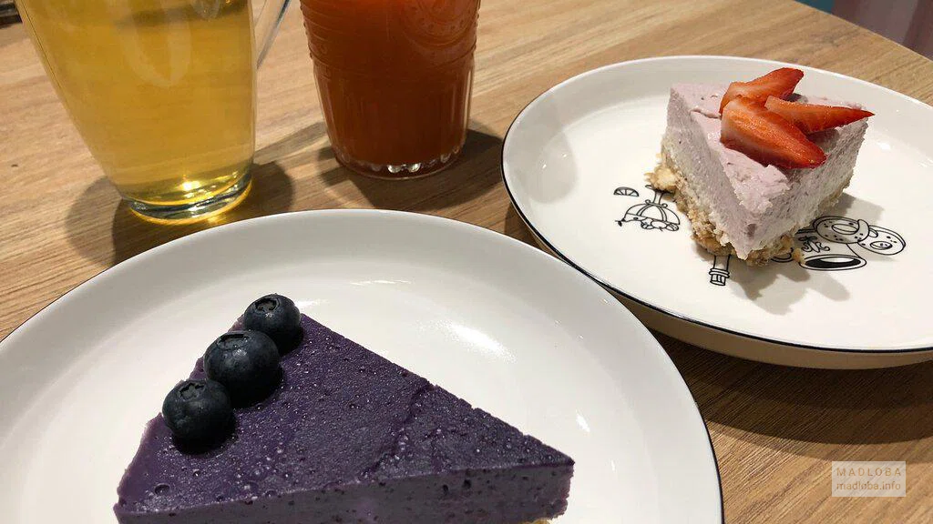 Десерт в кафе Go Vegan Cafe