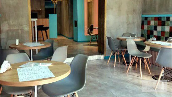 Зал в Go Vegan Cafe
