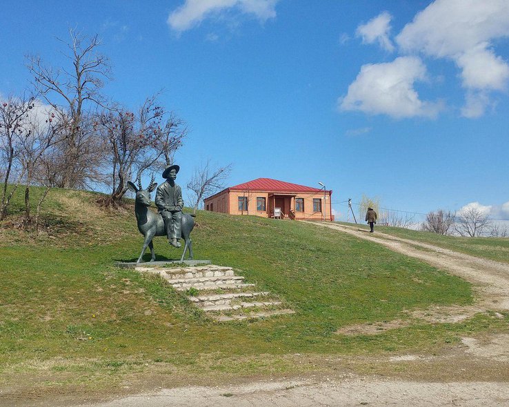 Дом и памятник Нико Пиросманишвили в Грузии