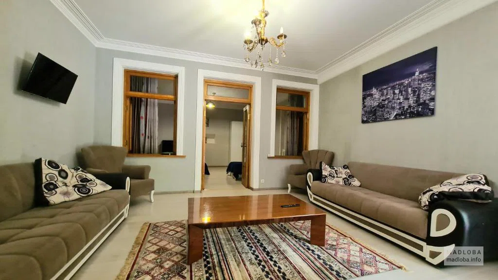 Интерьер номера отеля Grayhouse Elia Apartmant