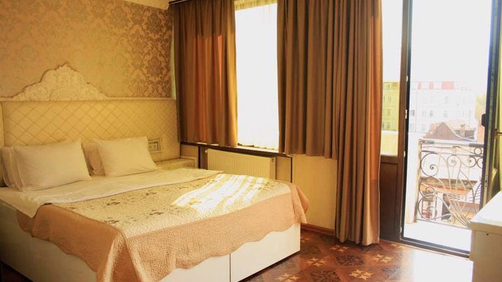 Green Hotel