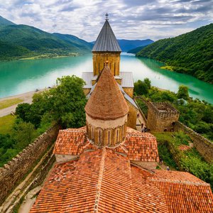 
										Georgia's treasures