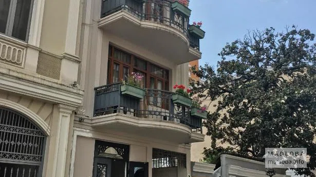 Гостевой дом "Guest House on the Square of Europe"