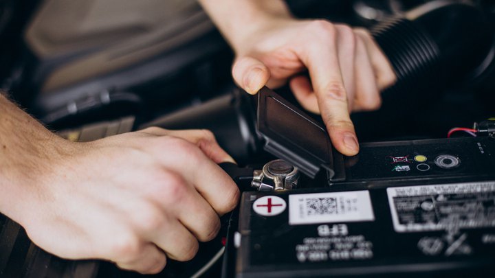Руководство по правильной зарядке автомобильного аккумулятора
