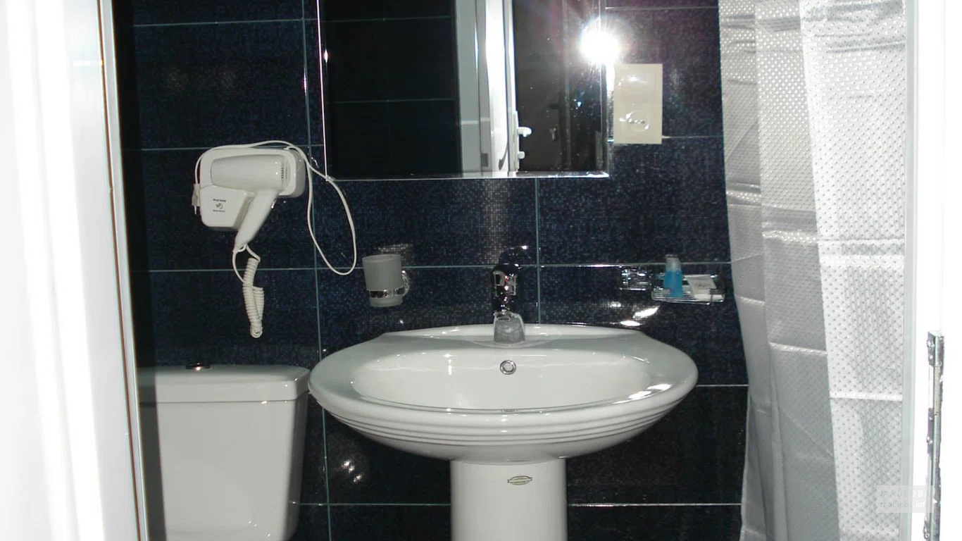 Ванная комната в номере Guri Hotel