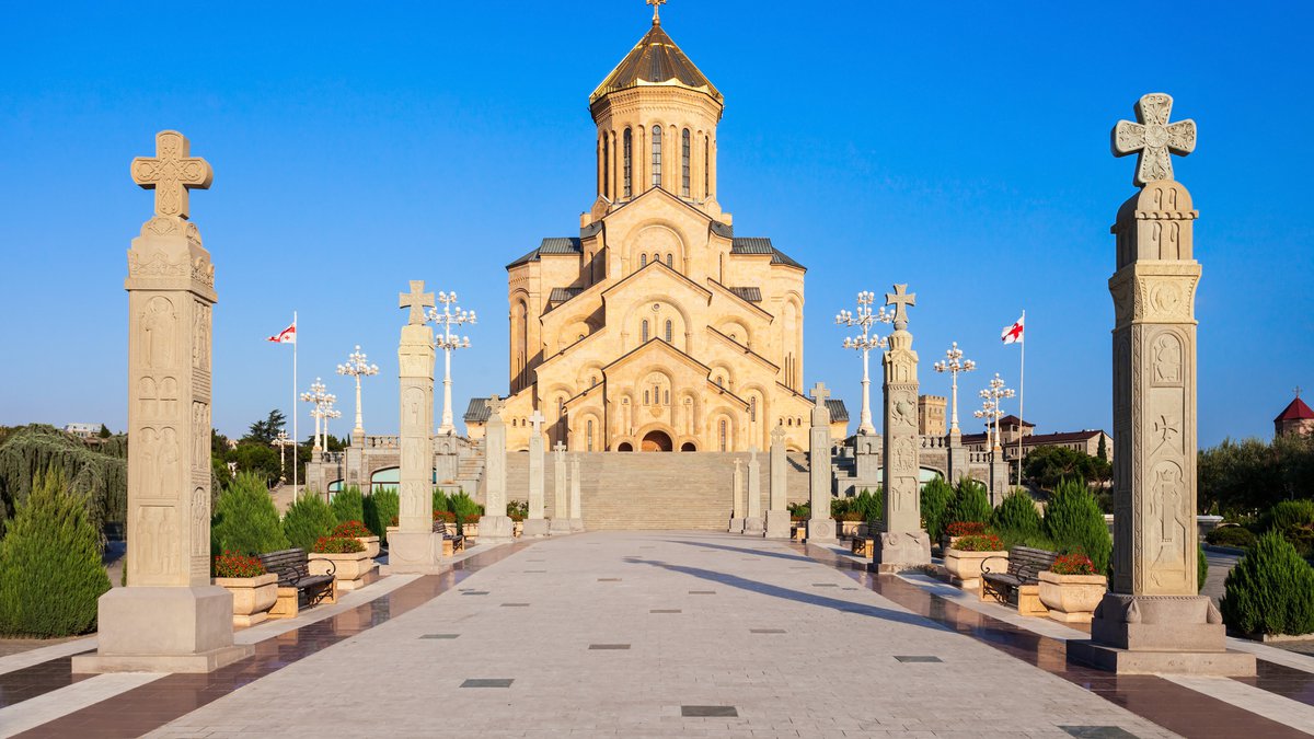 Собор Цминда Самеба в Тбилиси