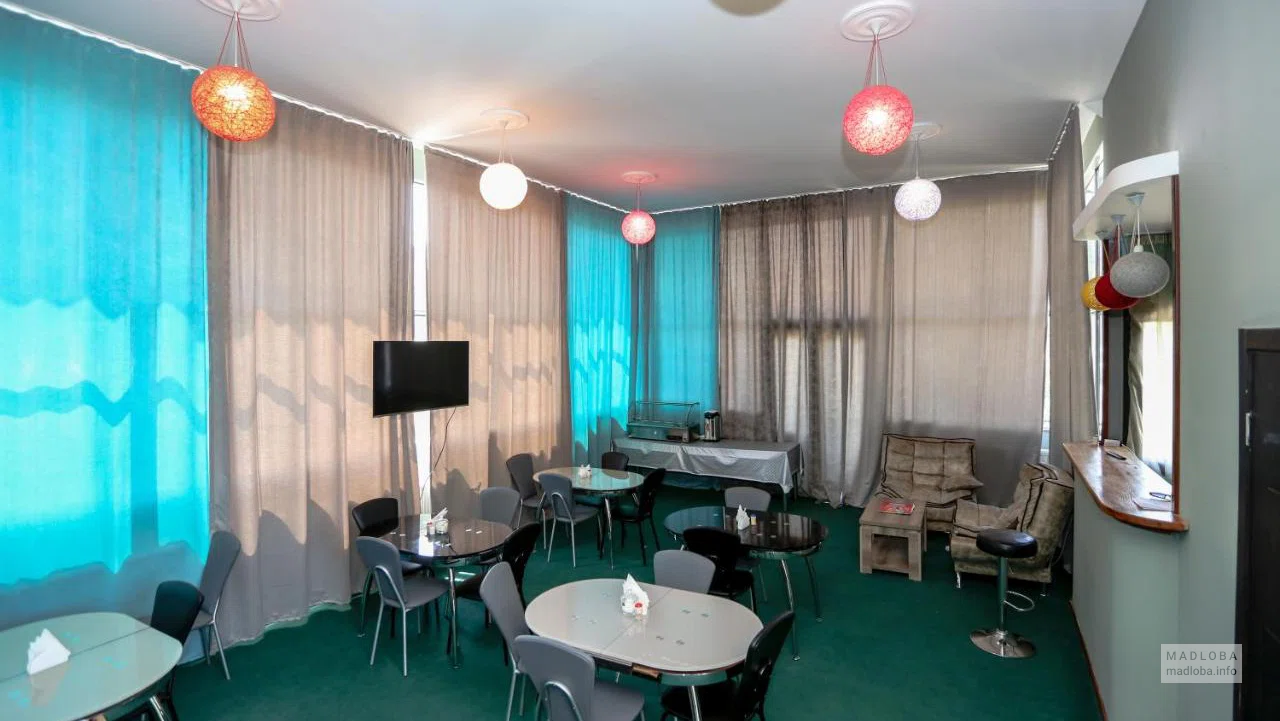 Кафе в отеле 2Floors