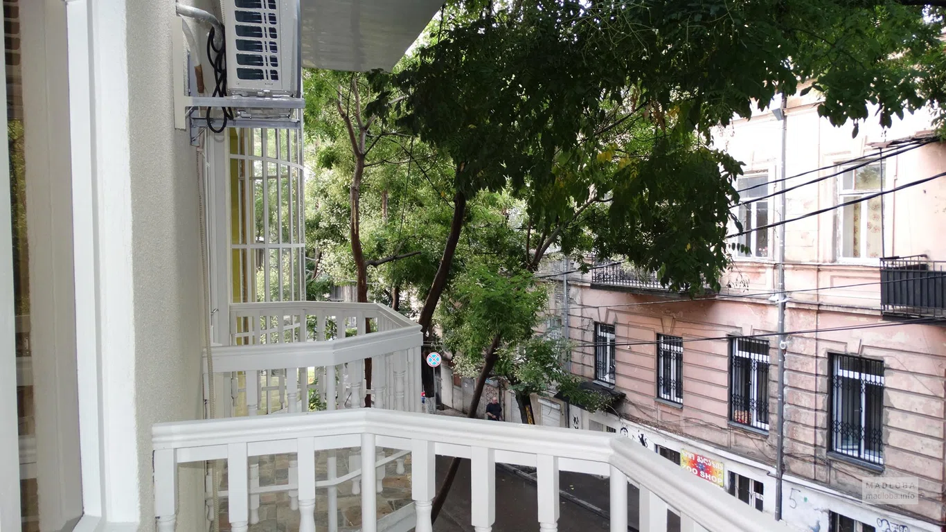 Балкон в номере Hotel Boutique Iveria