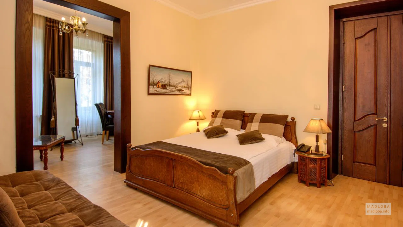 სასტუმრო British House 4 ვარსკვლავი