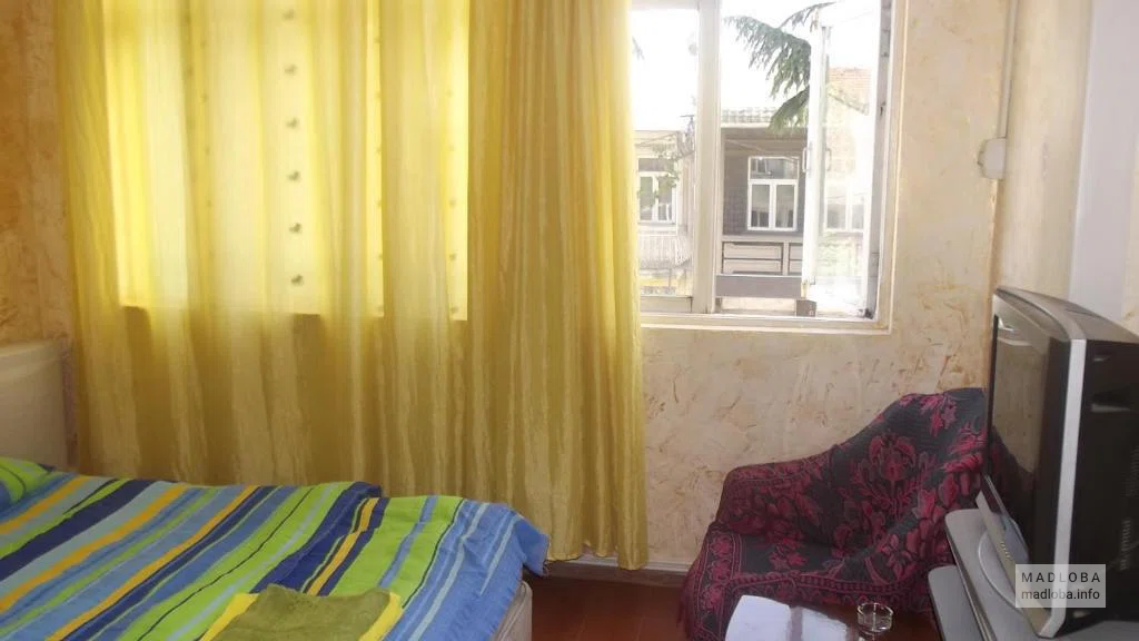 Интерьер в номере отеля Lavro