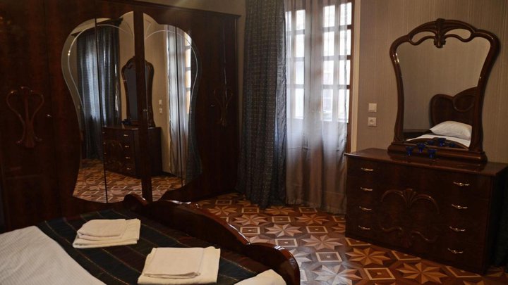 Old Villa Metekhi Hotel
