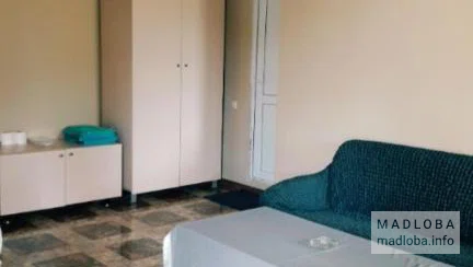 The interior of the Papa Hotel room