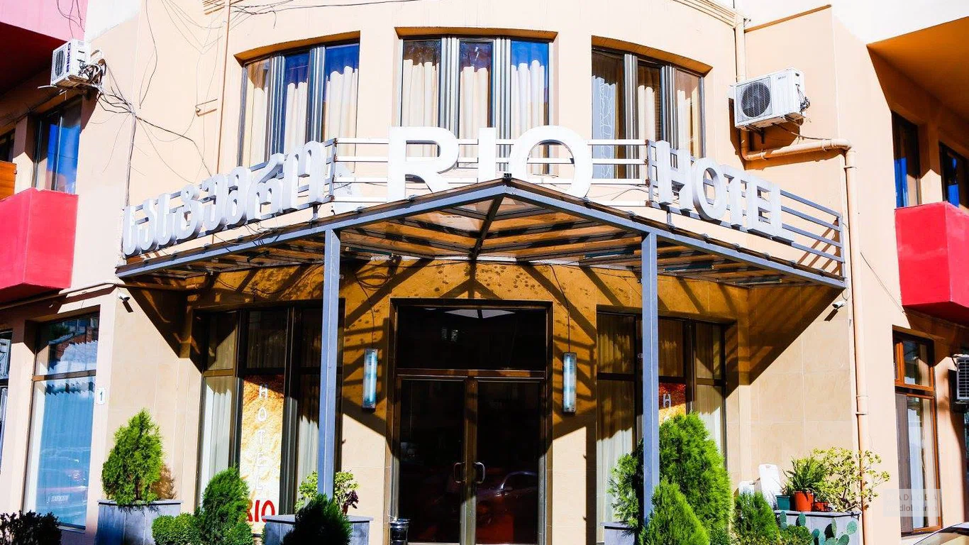 Вход в Hotel Rio в Грузии