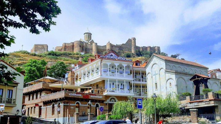 აივანი