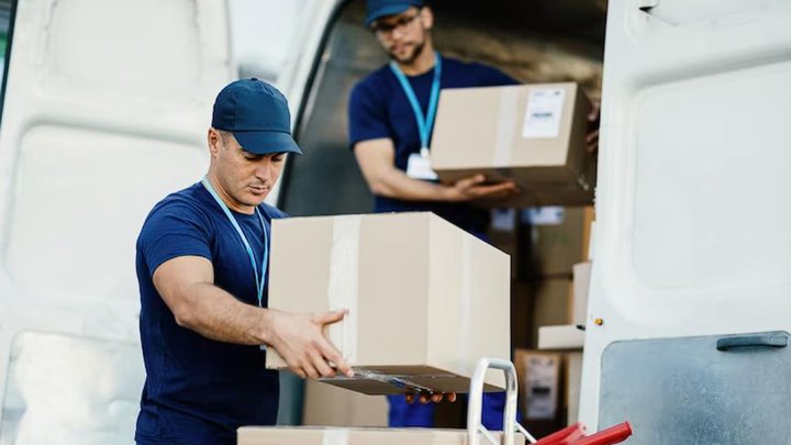 How to carry out fast and convenient transportation of office furniture