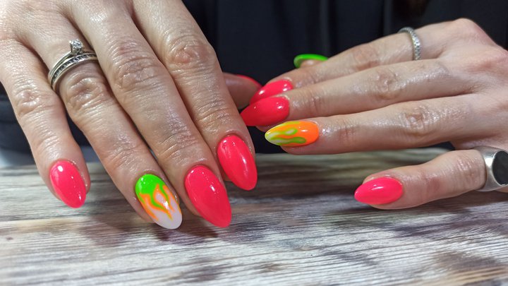 ID Nails