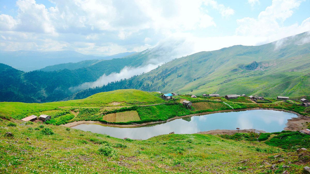 Lake Djadji in Georgia