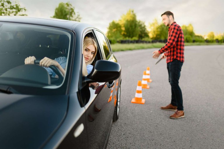 Driving in Comfort: How to Choose a Driving School in Georgia