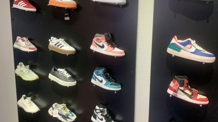 KICKS
