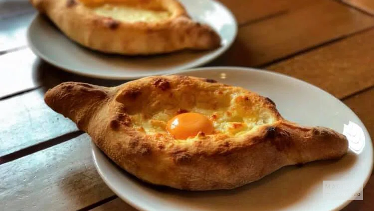 Хачапури в ресторане  Кизики