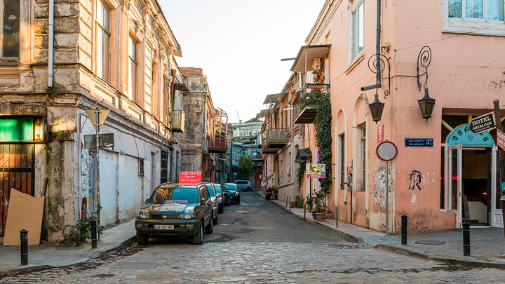 Kote Abkhazi Street (Leselidze) - for lovers of hiking in old Tbilisi
