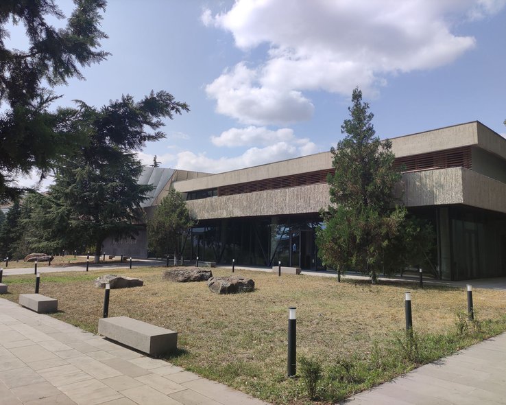 Вид на музей в городе Болниси