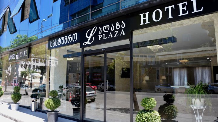 L Plaza Hotel