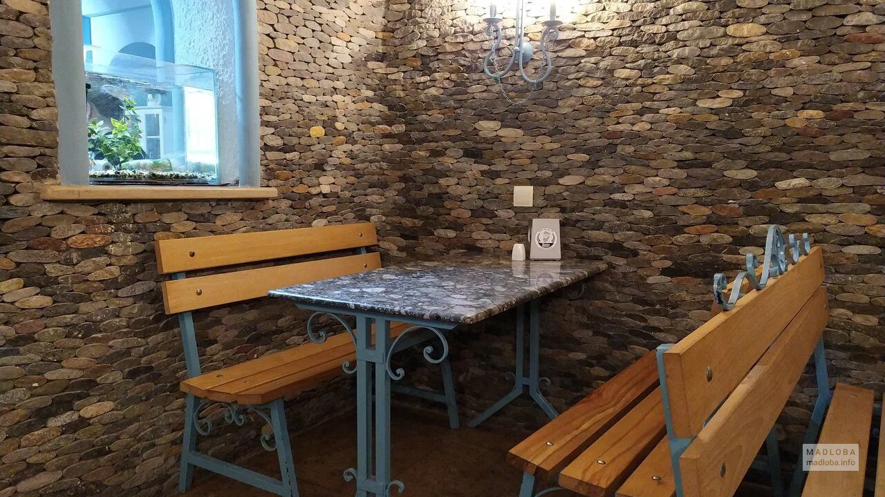 Столик в Кафе Laguna