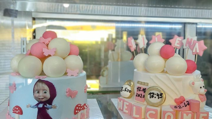 LaTorta Bakeshop & Cafe