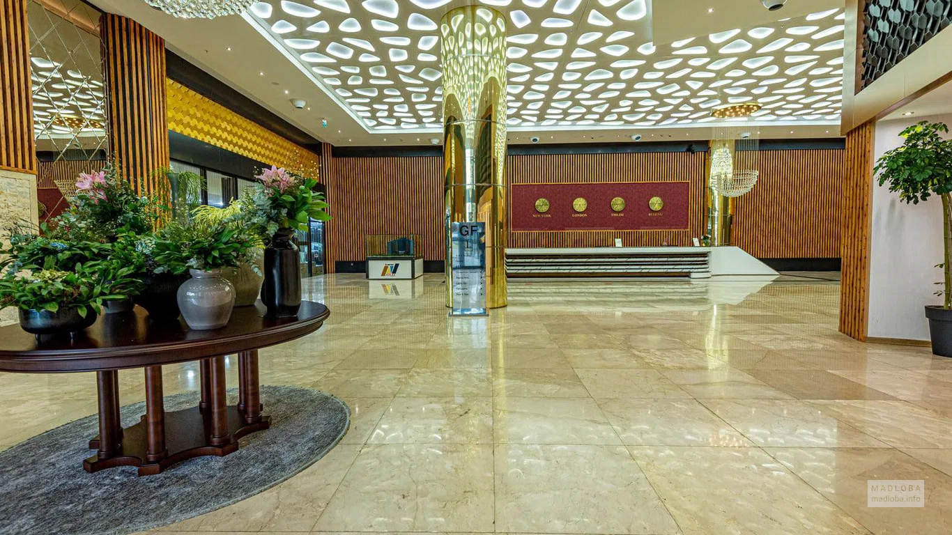 Холл в отеле Legend 5*